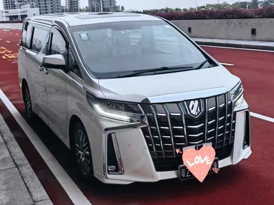 新款七座商务车丰田埃尔法